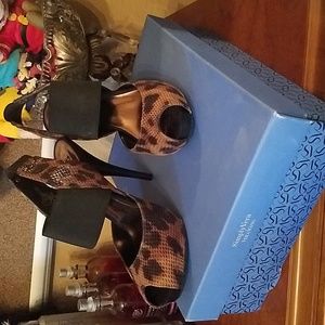 Simply Vera (Vera Wang) Heels